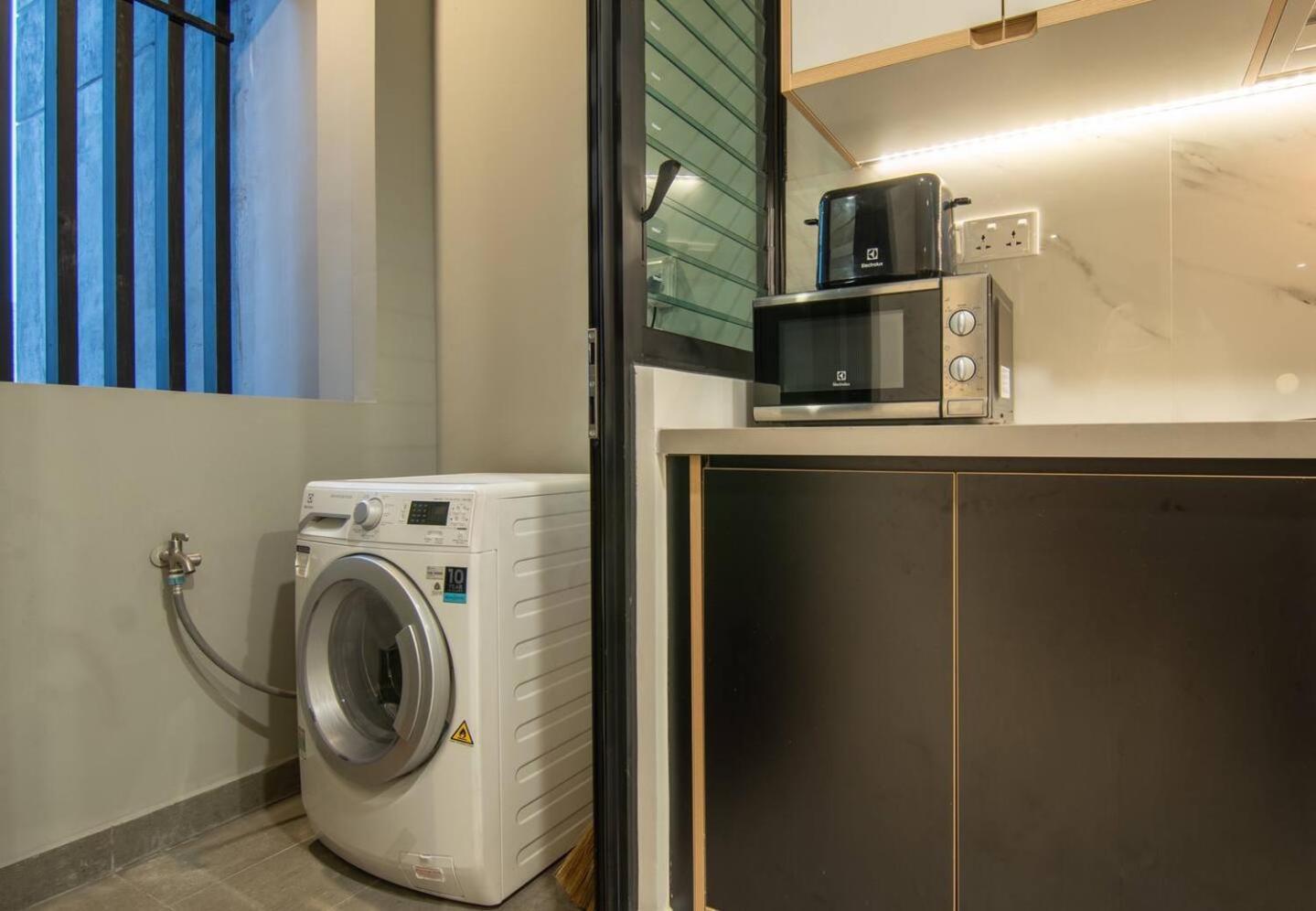 Luxury 2 Or 3Br Apartment In Dist 1 N Pool, Gym, Airport Pickup Хошимин Экстерьер фото