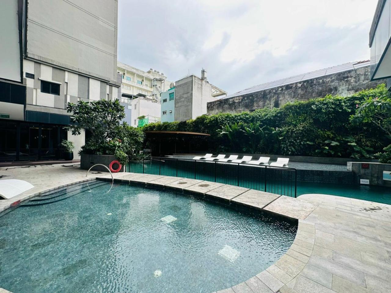 Luxury 2 Or 3Br Apartment In Dist 1 N Pool, Gym, Airport Pickup Хошимин Экстерьер фото