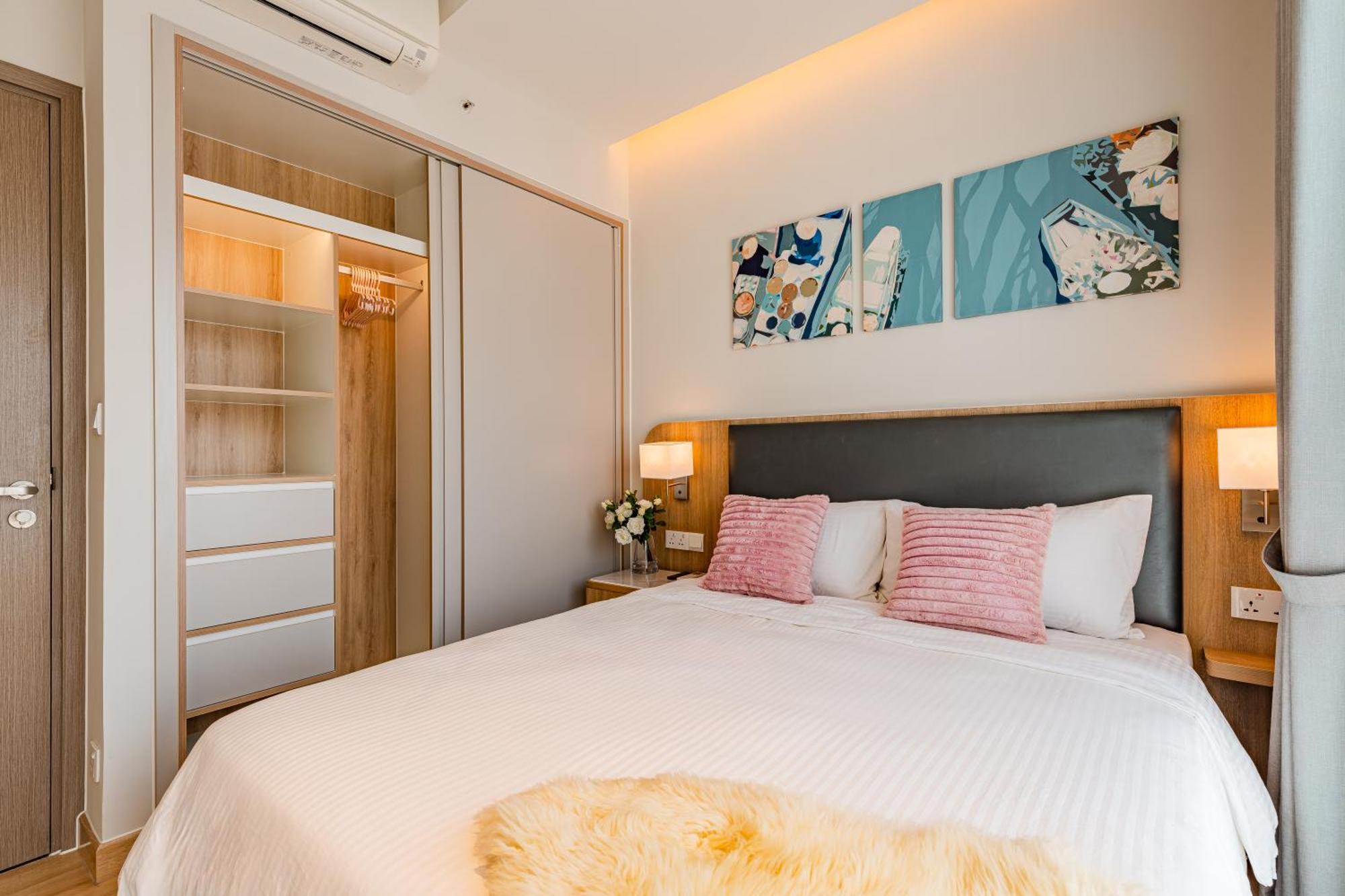 Luxury 2 Or 3Br Apartment In Dist 1 N Pool, Gym, Airport Pickup Хошимин Экстерьер фото