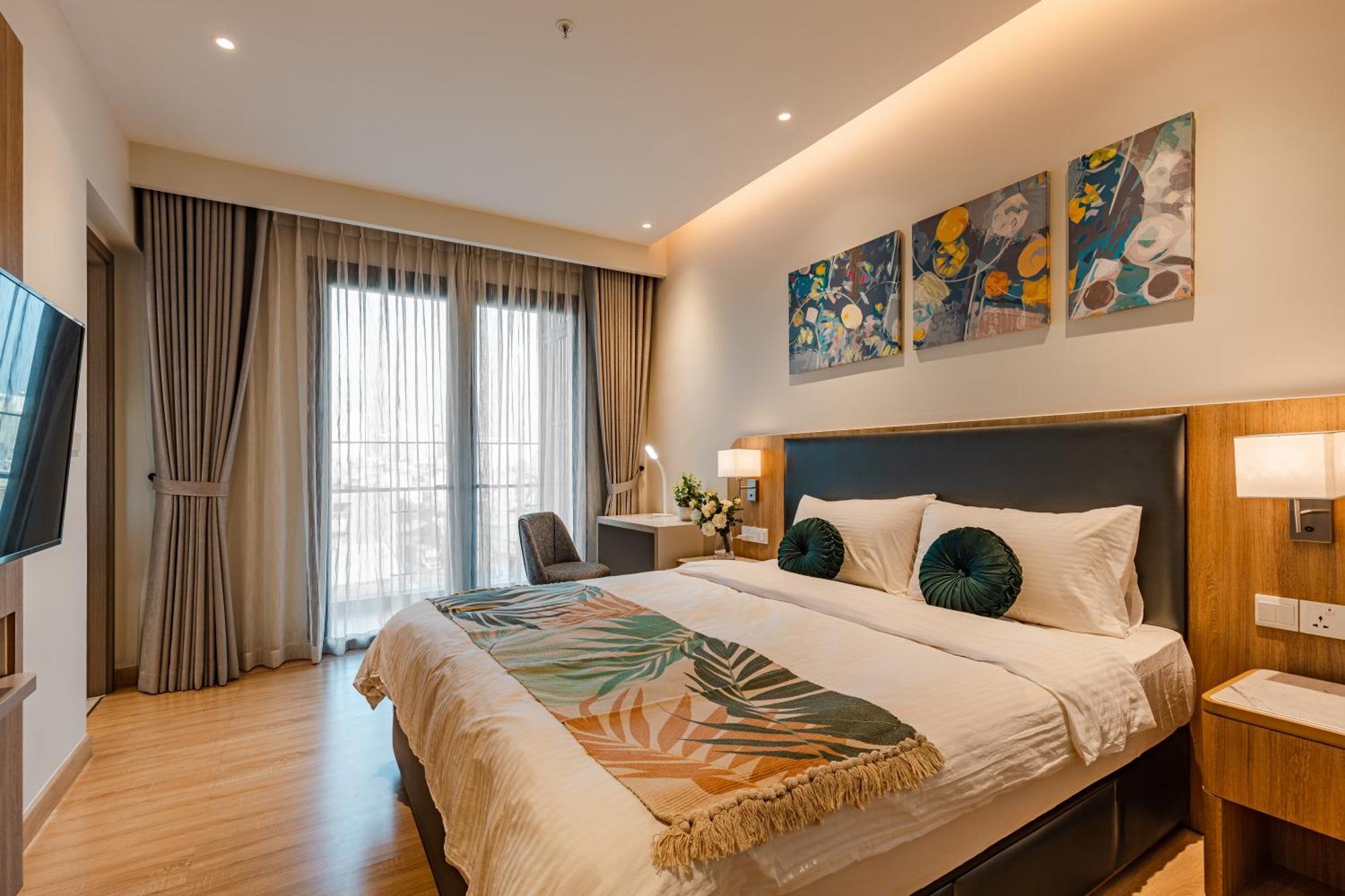 Luxury 2 Or 3Br Apartment In Dist 1 N Pool, Gym, Airport Pickup Хошимин Экстерьер фото